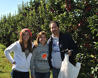 Whether you are making pieces, salads, or eating them off the tree, you'll find at great selection of fresh apples at Pick Your Own Apples at MacQueen Apple Orchard, Cider Mill, Farm Market, and U-Pick Apples, Holland, Ohio, west of Toledo