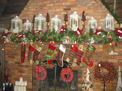 The Christmas store and gift shop at MacQueen Apple Orchard, Cider ...